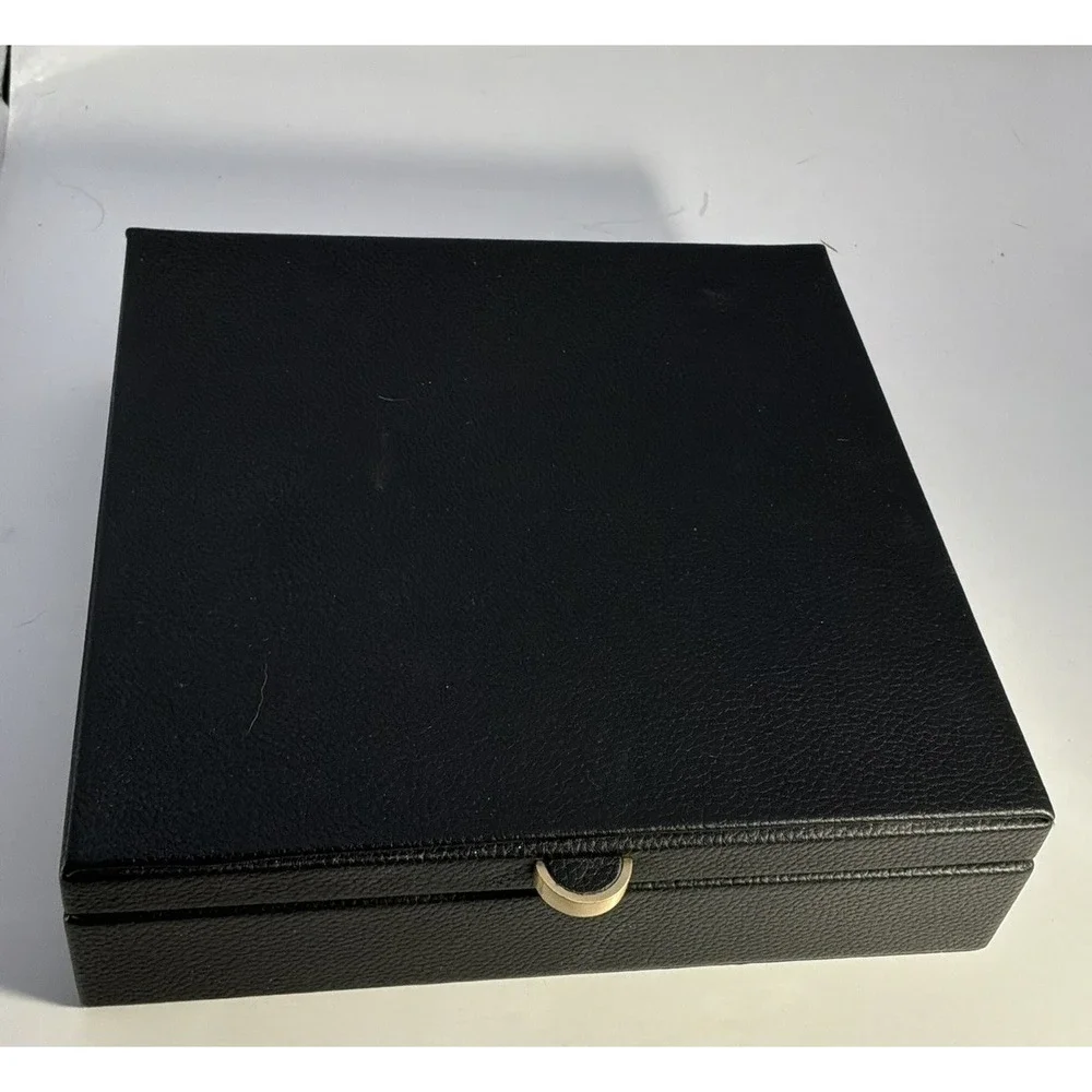 Black Lilarie & Co.‎ Velvet Lined Jewelry Box